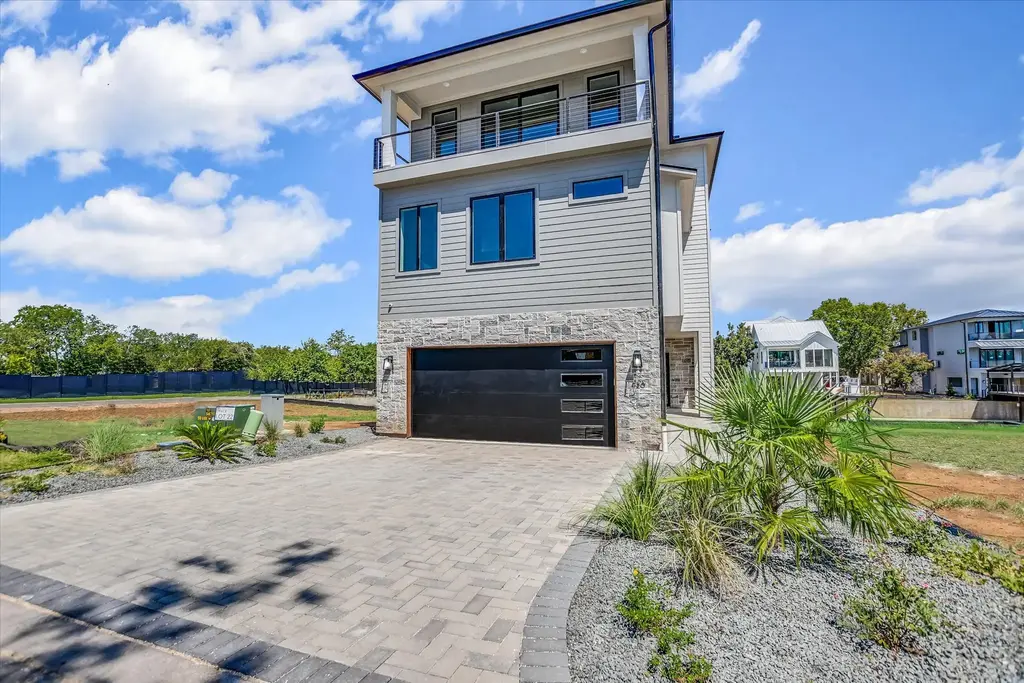 420 Lake Street, Kingsland