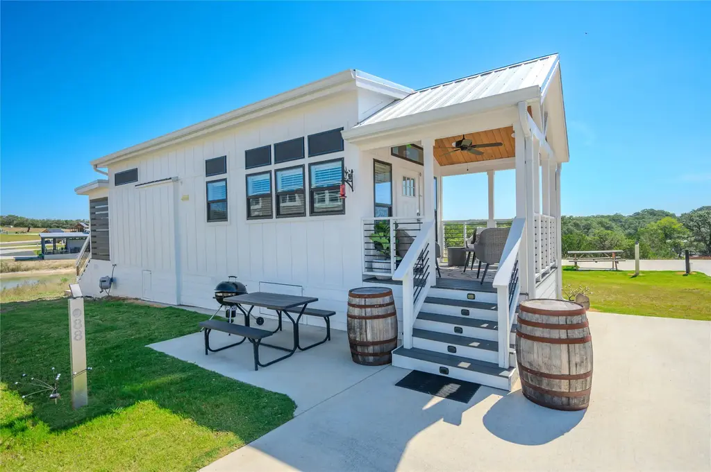 5386 Ranch Road 1376 88, Fredericksburg