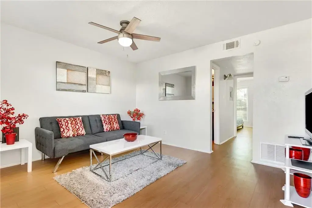 2401 Manor Road 209, Austin