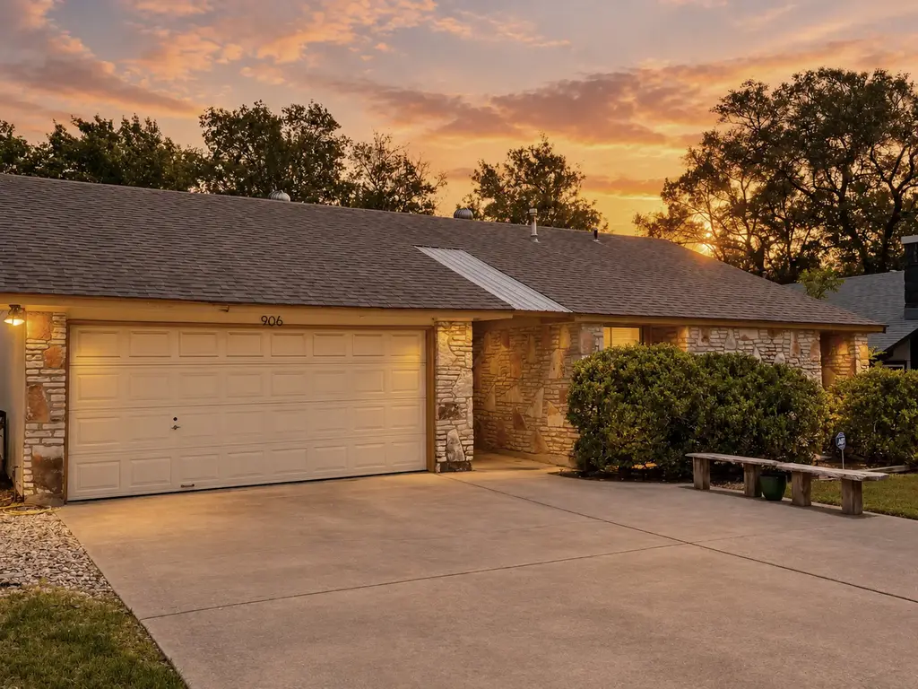 906 Acorn Oaks Drive, Austin