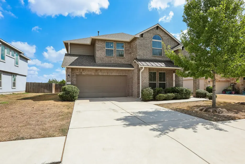 1024 Peregrine Way, Leander