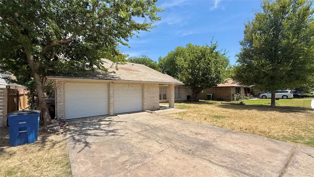 10105 Oak Hollow Drive, Austin