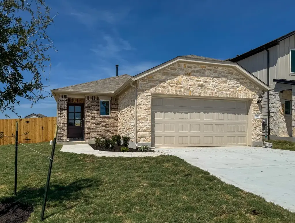 166 Jake Pine Drive, Buda
