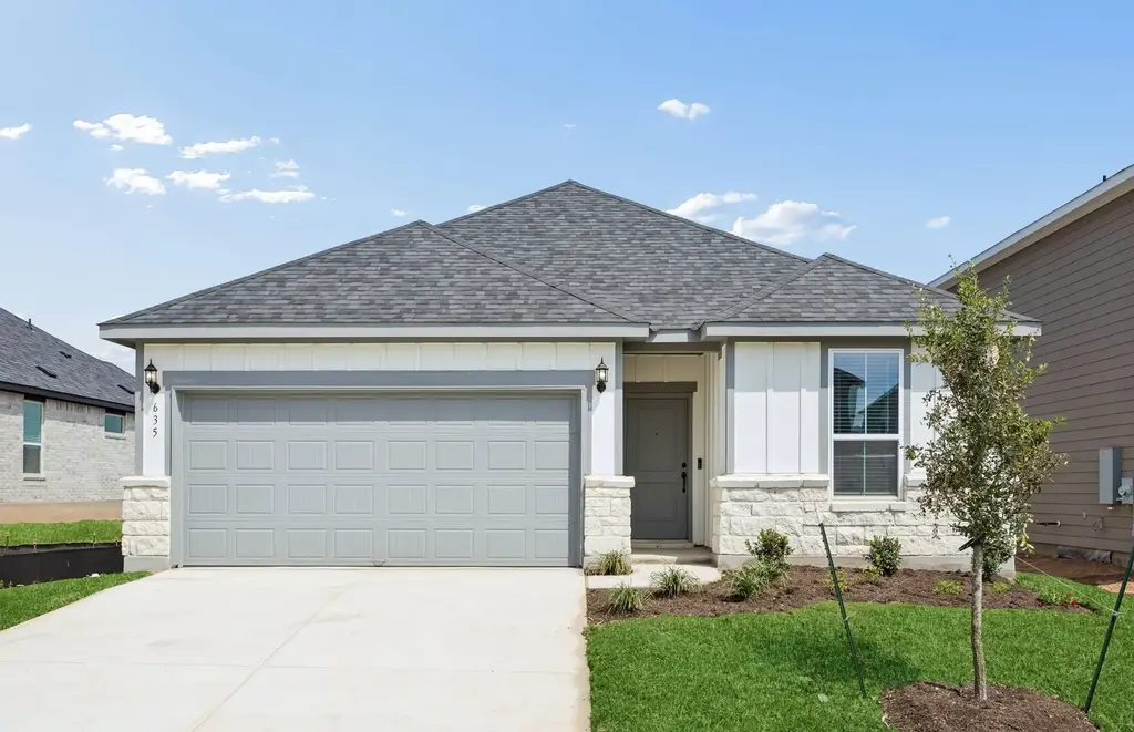 635 Rubber Tree Way, Buda