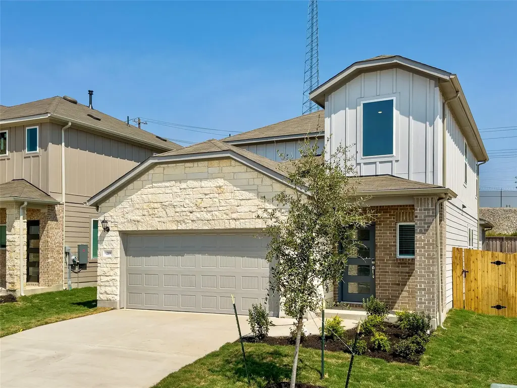 219 Mad Pupper Drive, Buda