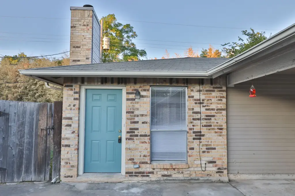 2102 Courtney Street A, Austin
