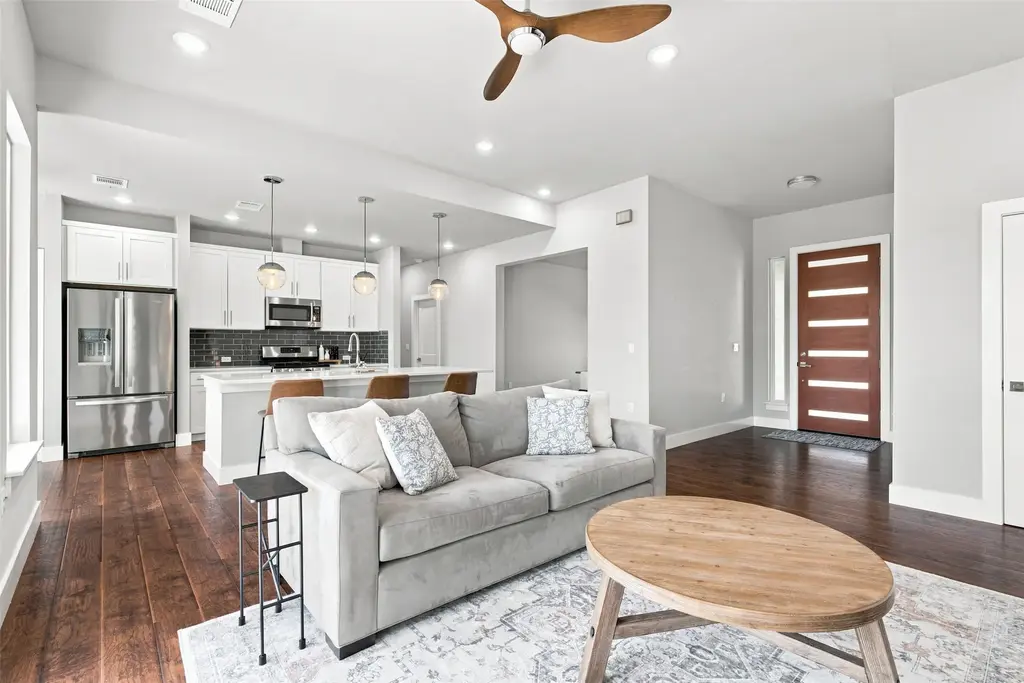 908 Rocky Spring Road, Austin