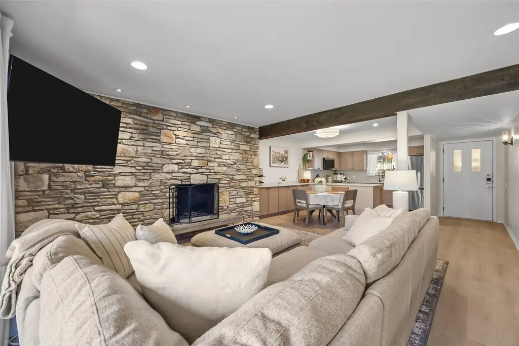 1304 Mariposa Drive 132, Austin
