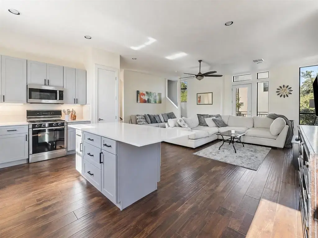 6000 S Congress Avenue 201, Austin