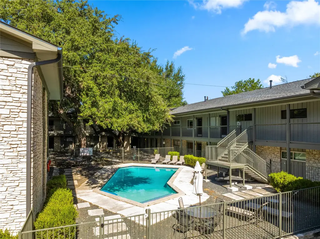 2303 East Side Drive 210, Austin