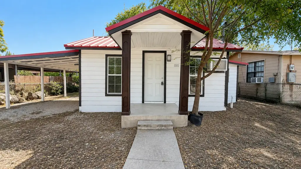 1001 Tony Lee Street, Seguin