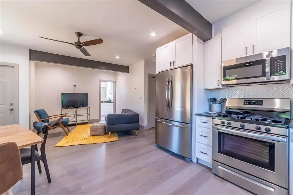 3007 E 14 1/2 Street Unit B, Austin