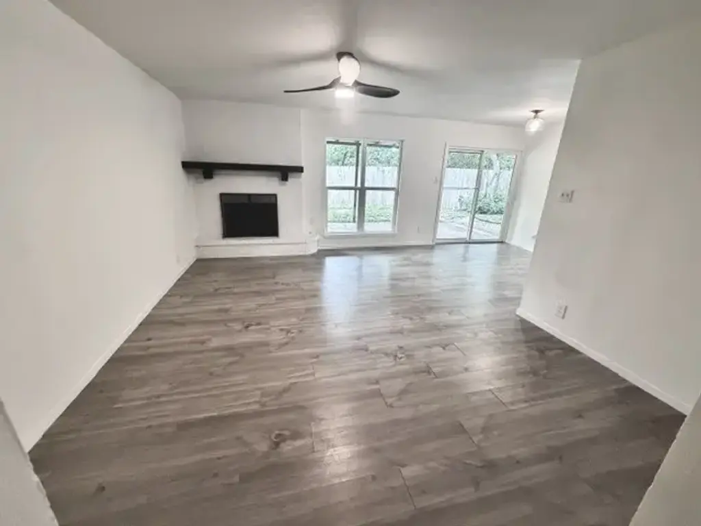 7303 Whispering Creek Circle Unit B, Austin
