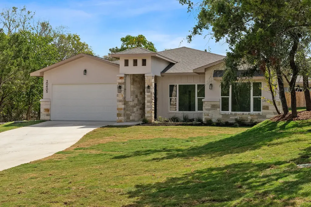 20405 Sunset Strip Street, Lago Vista