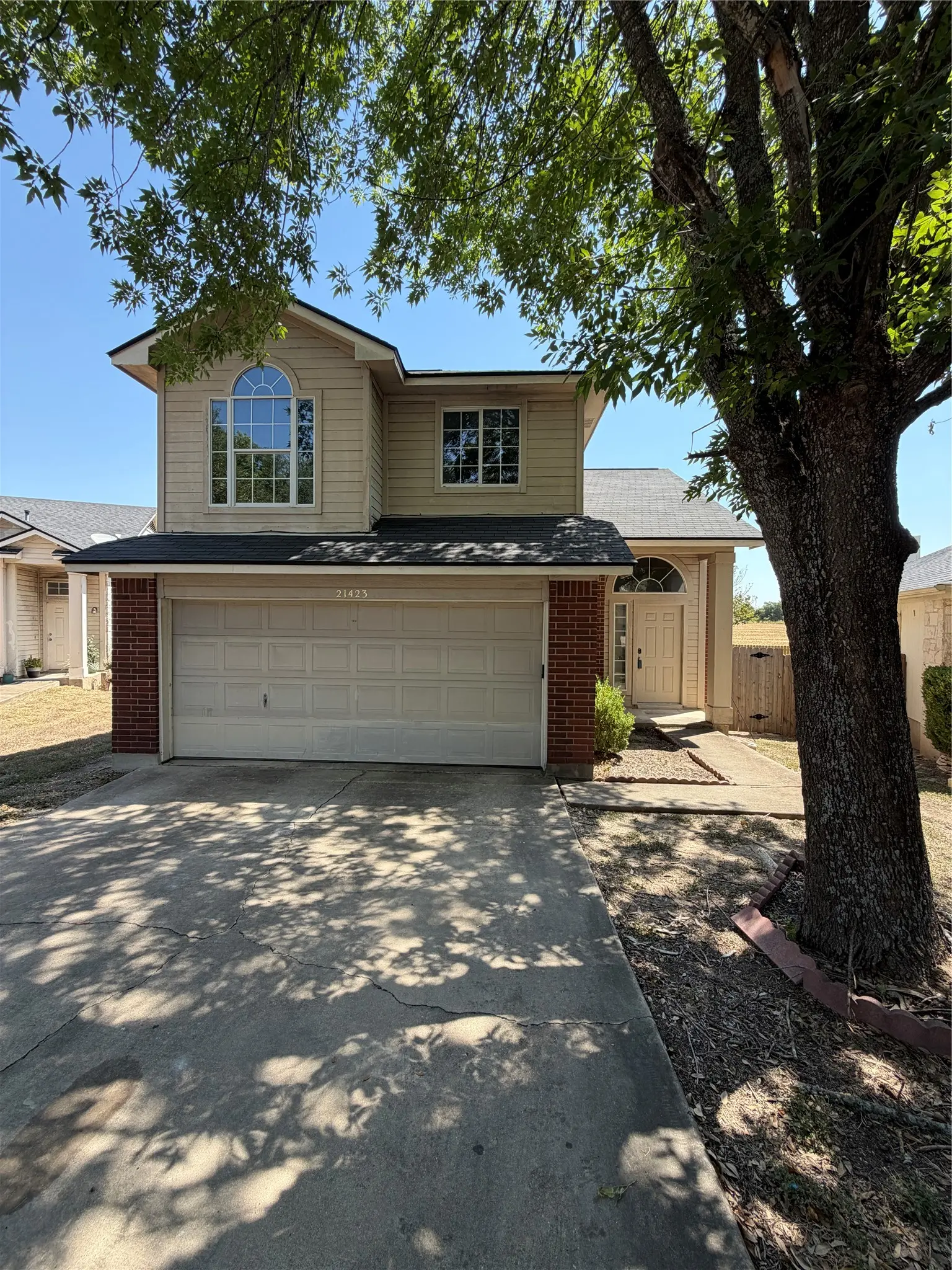 Photo of Listing #9815739