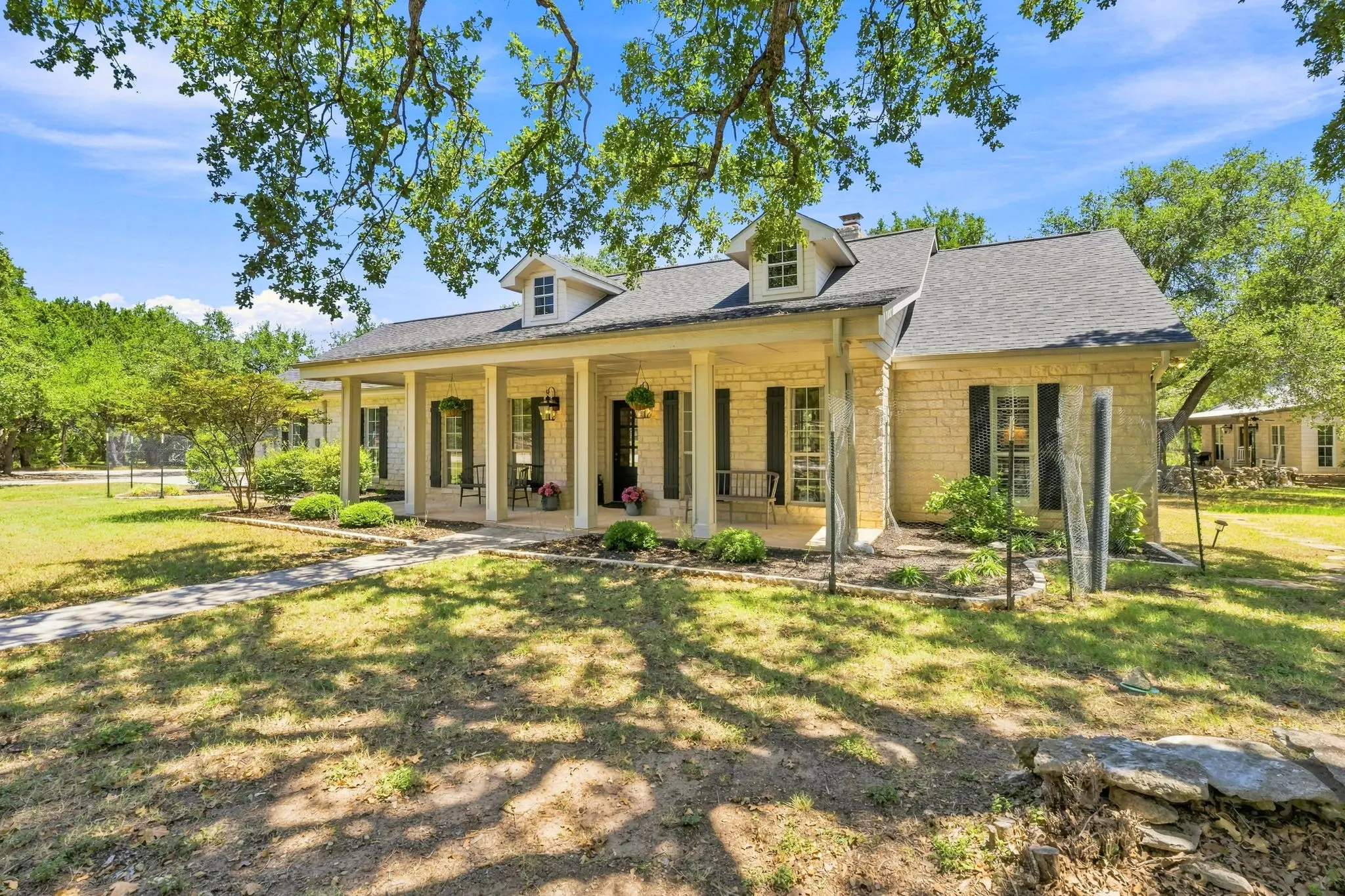 Photo of Listing #1817685