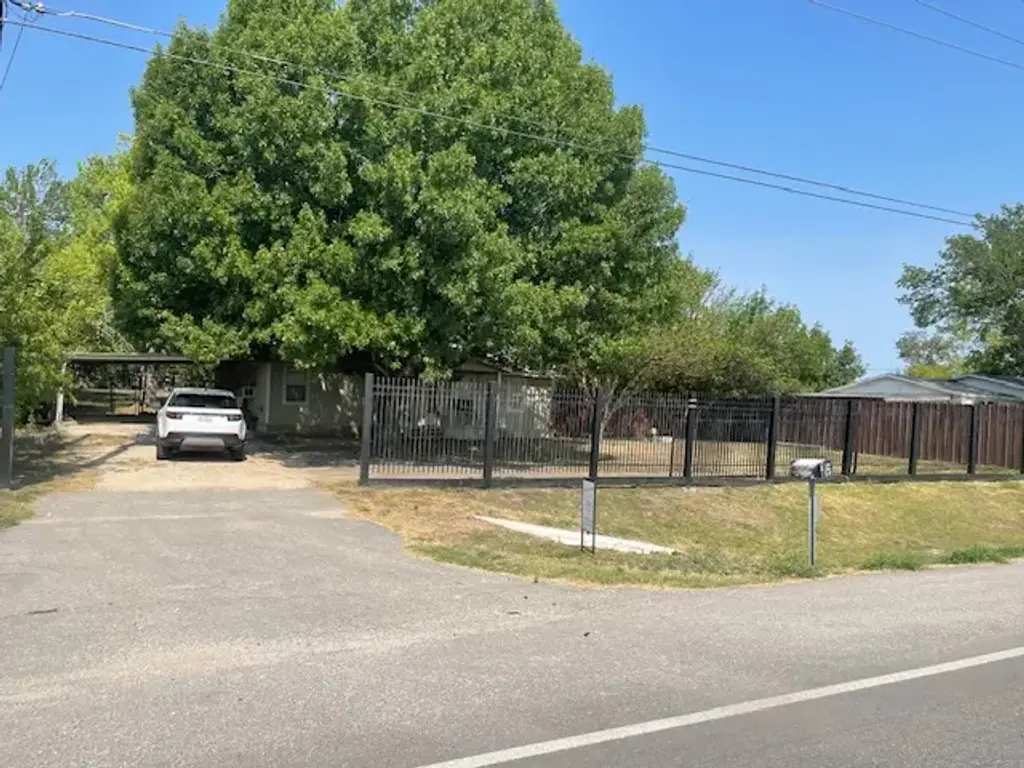 5296 Dacy Lane, Buda