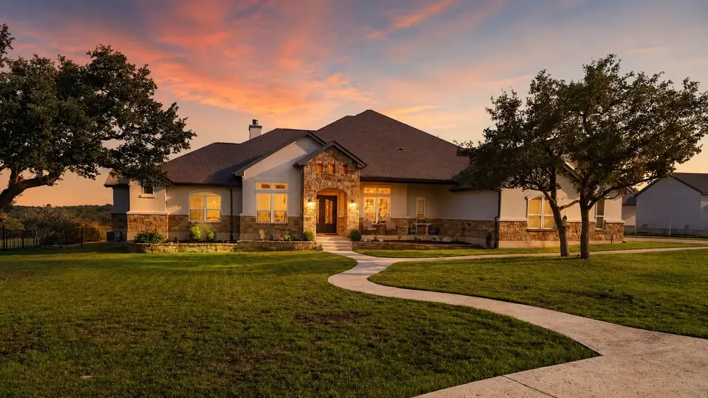 104 Highland Spring Lane, Georgetown