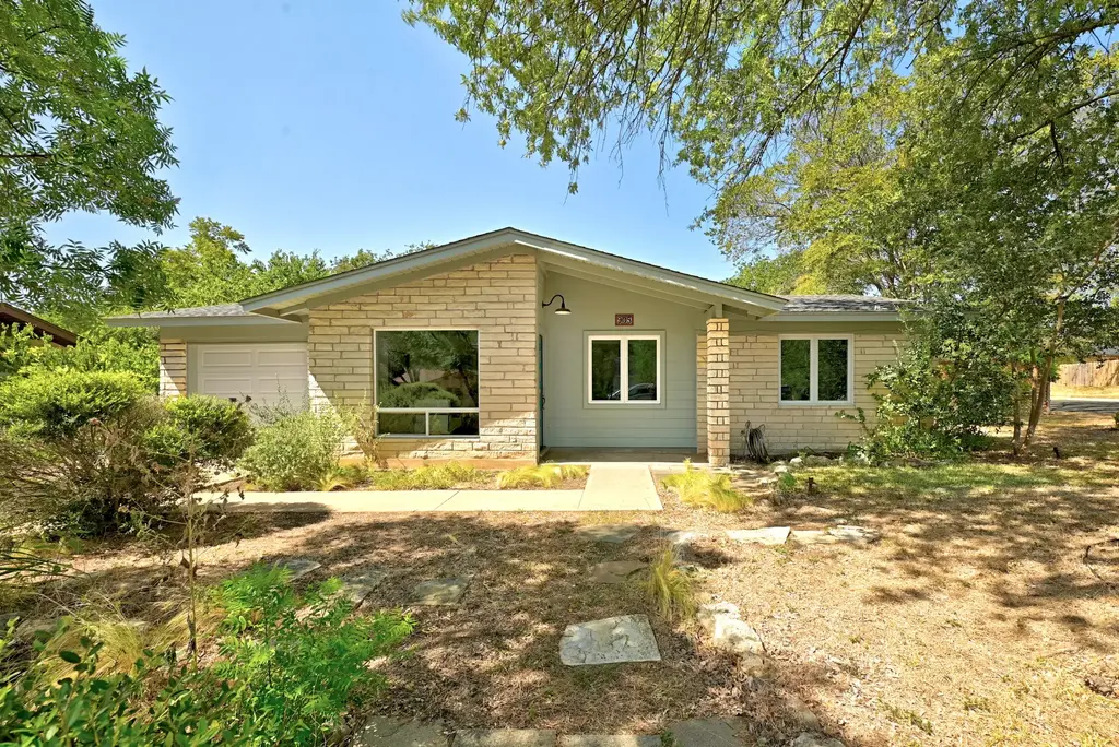 905 Emerald Wood Drive, Austin