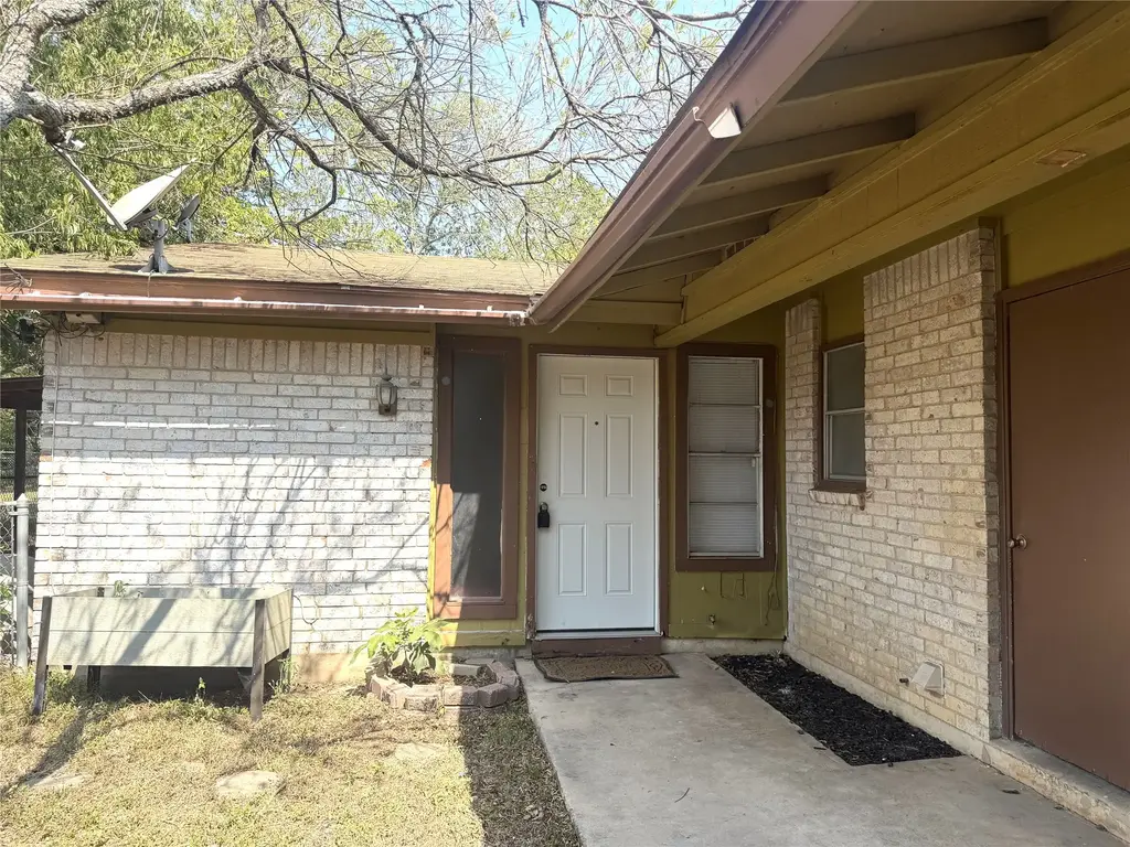 421 Live Oak Street, Kyle