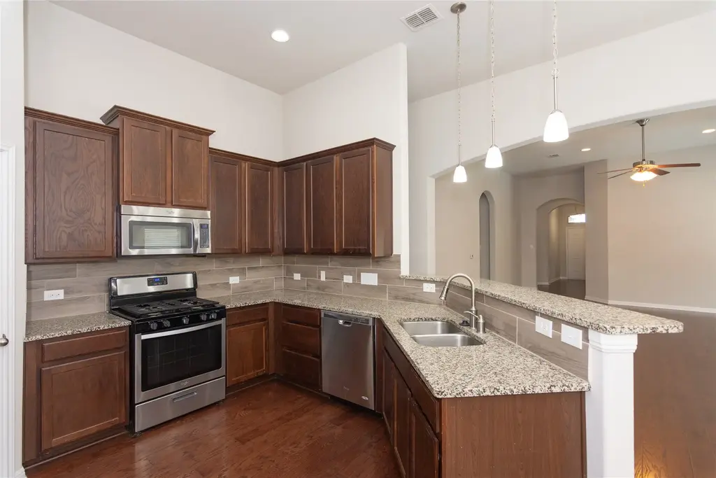 1916 Bobbywoods Lane, Manchaca