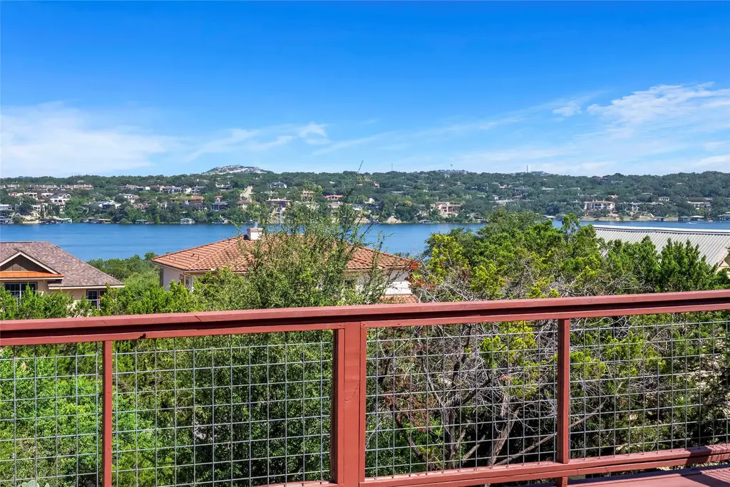 330 Southwind Road, Point Venture
