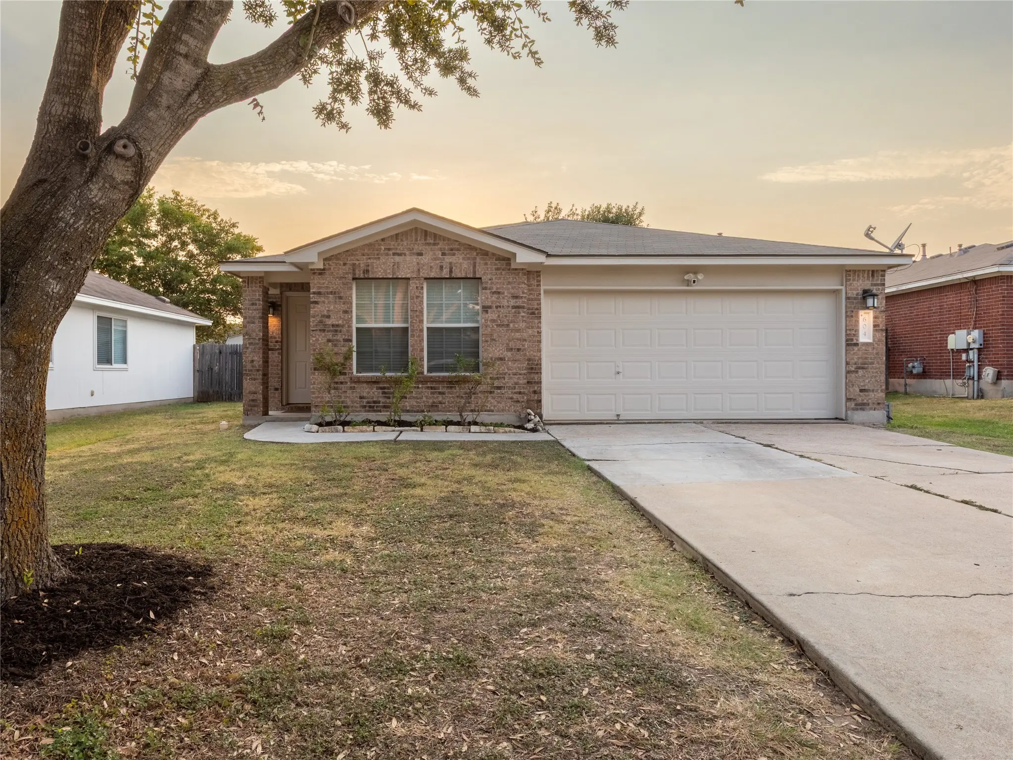 Photo of Listing #3611175
