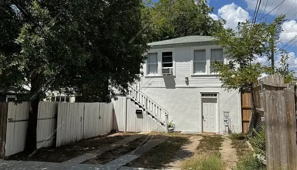 106 Mary Street Downstairs, Austin