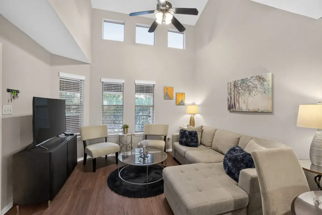 2104 Cullen Avenue 7-211, Austin