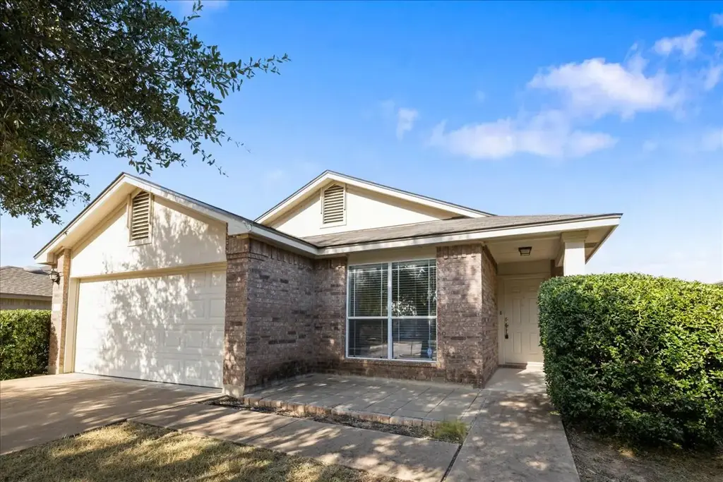 1118 Remington Drive, Leander