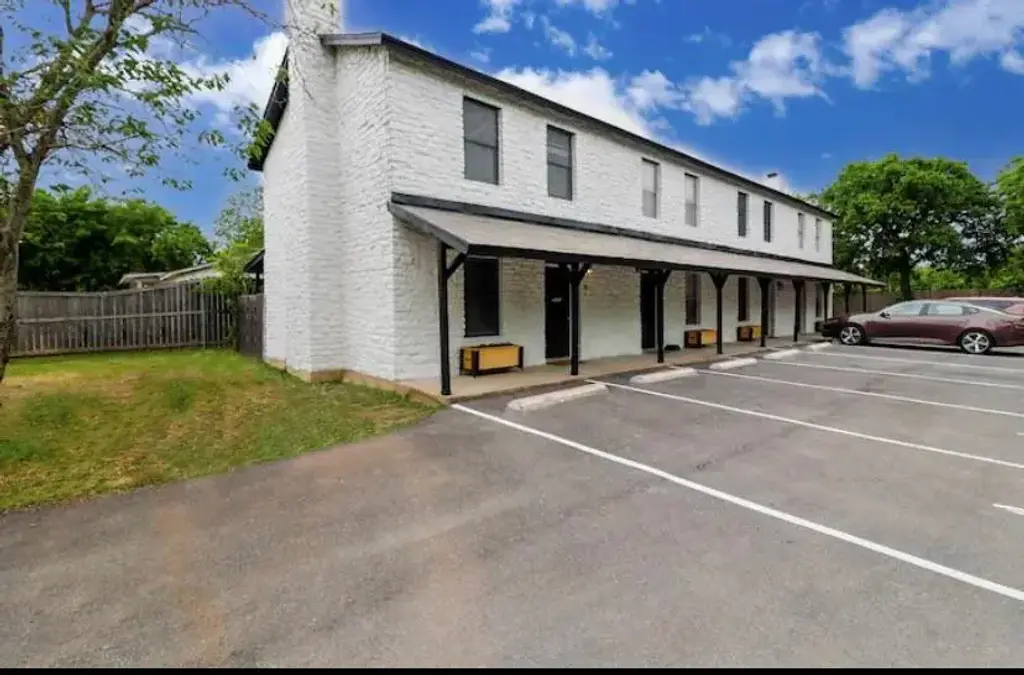 200 Laurel Drive A, Round Rock