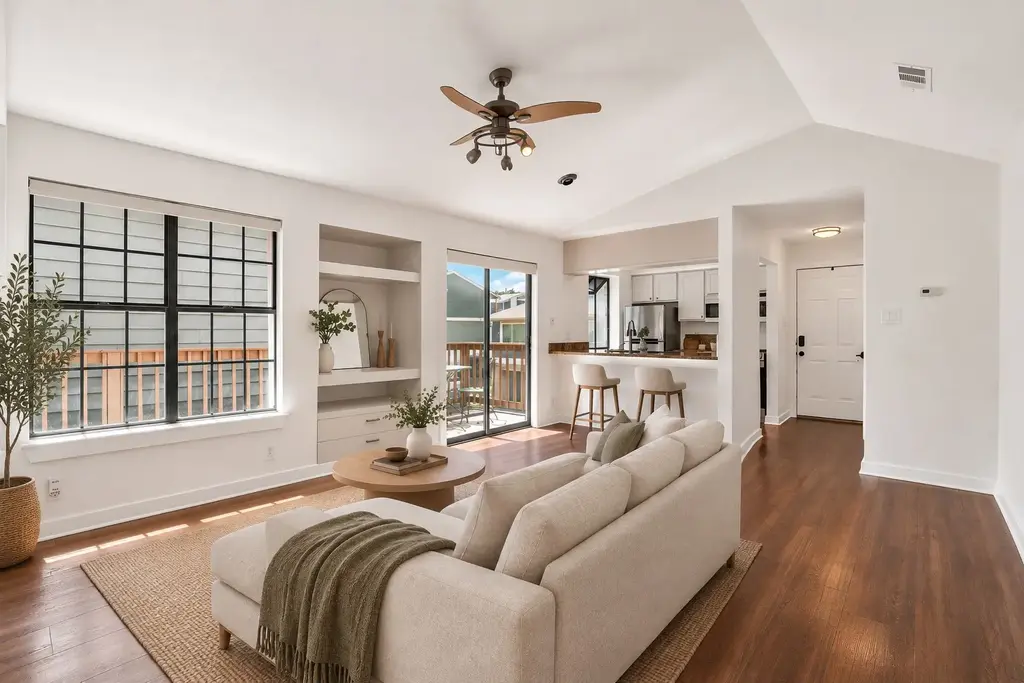 2215 Post Road 2072, Austin