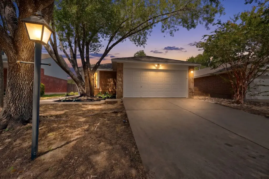 1825 Friars Tale Lane, Austin
