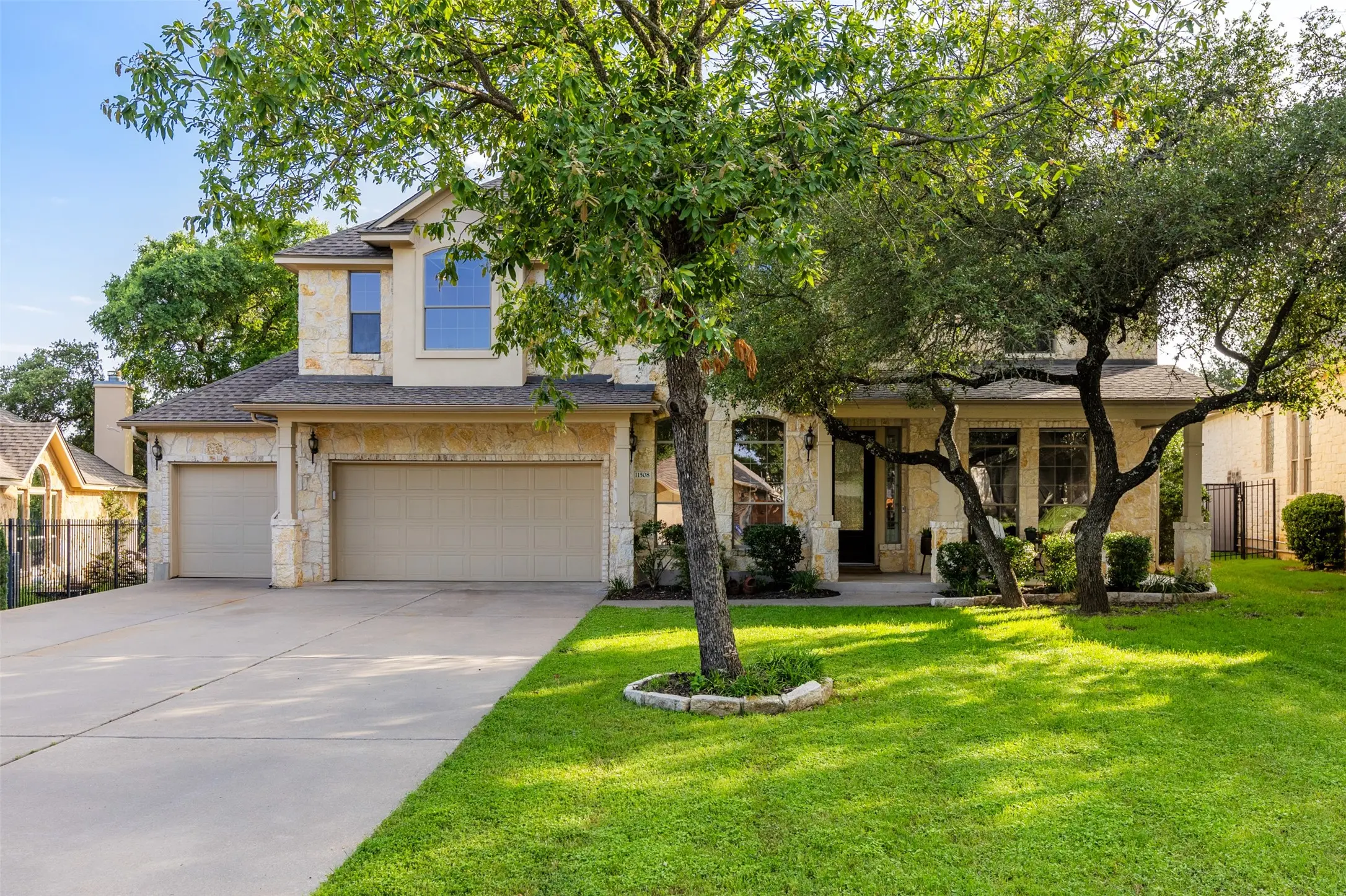 Photo of Listing #2241243