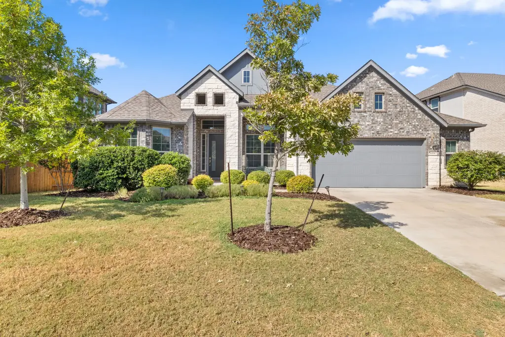 2332 Airport Drive, Leander