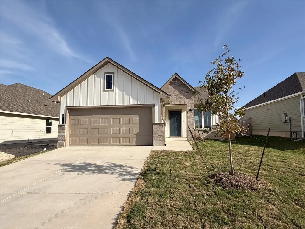 312 Boatright Boulevard, Jarrell