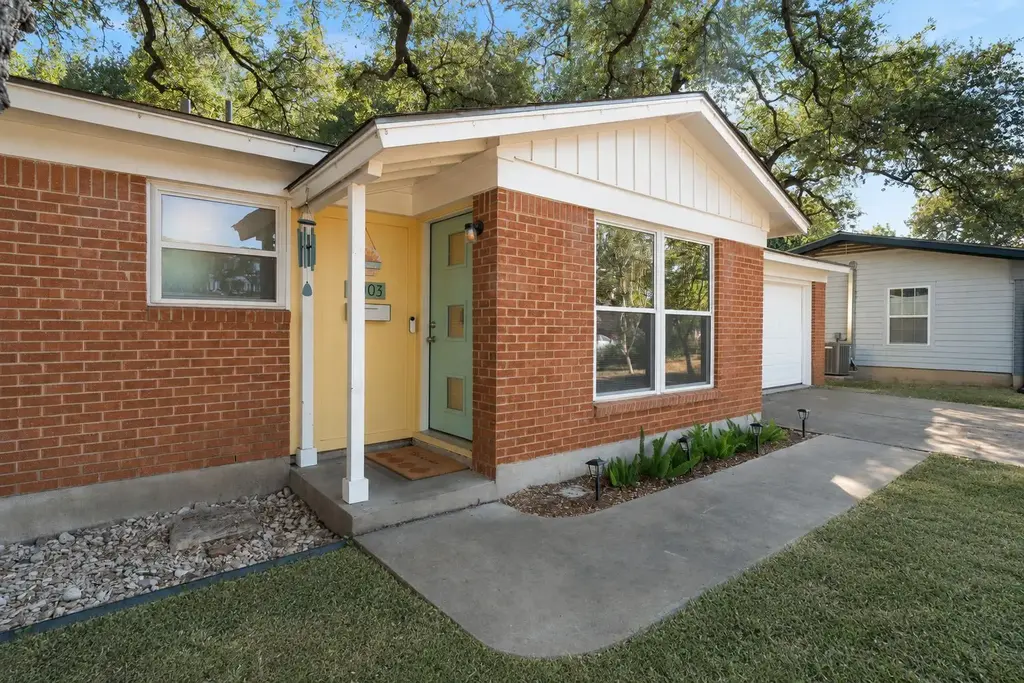 2003 Fair Oaks Drive, Austin