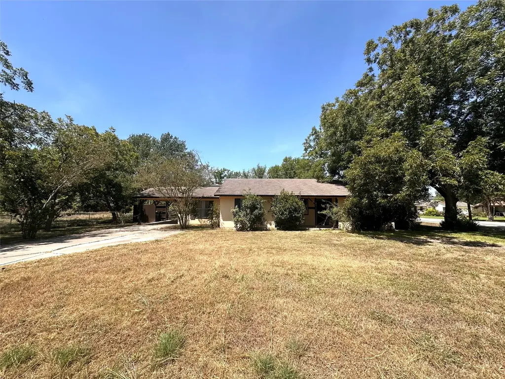 400 Sunbonnet Drive, Buda