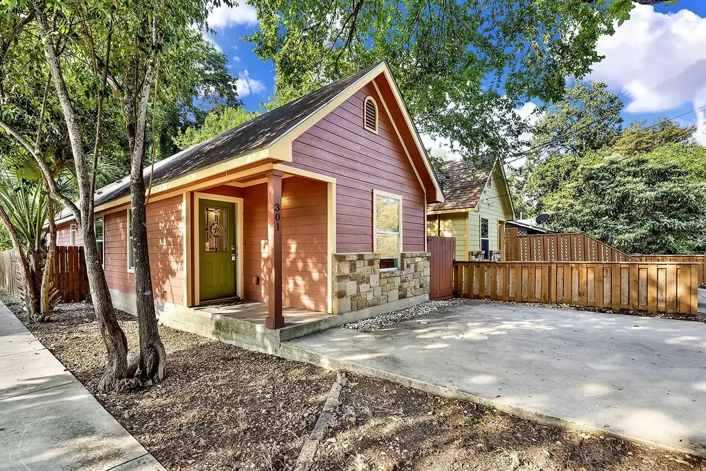 301 Armstrong Street, San Marcos