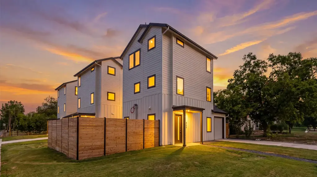 943 E 52nd Street, Austin