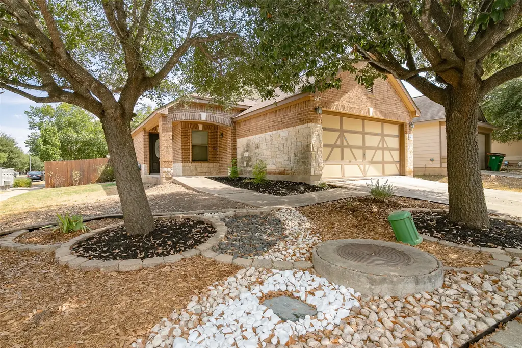8801 Edmundsbury Drive, Austin