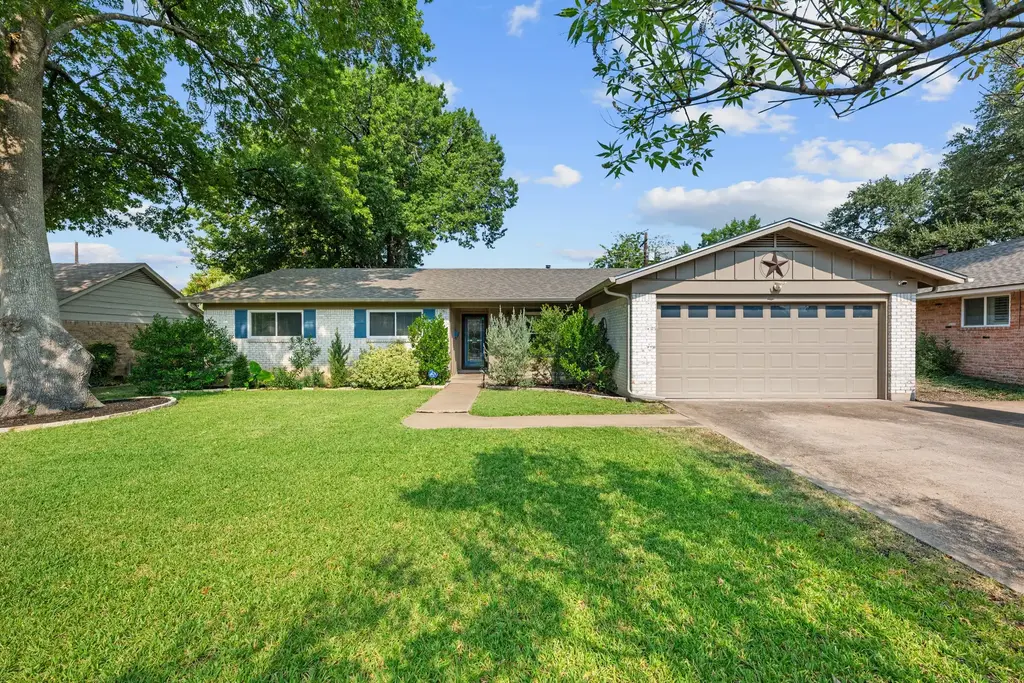 8612 Stillwood Lane, Austin