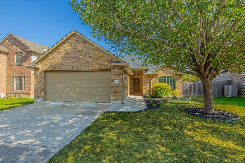 1089 Hot Spring Valley, Buda