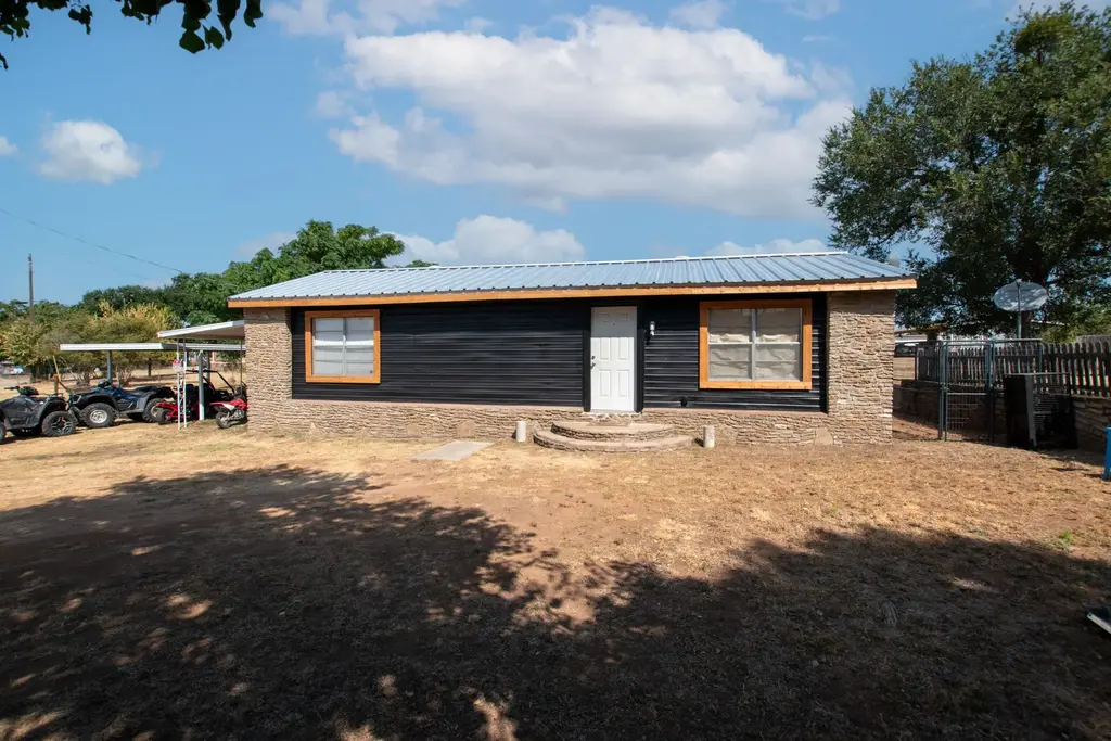 817 Ridgeway, Tow