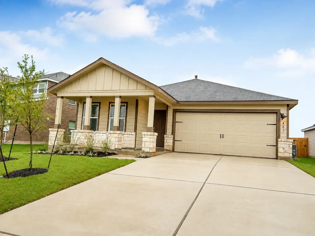 407 Avre Loop, Kyle