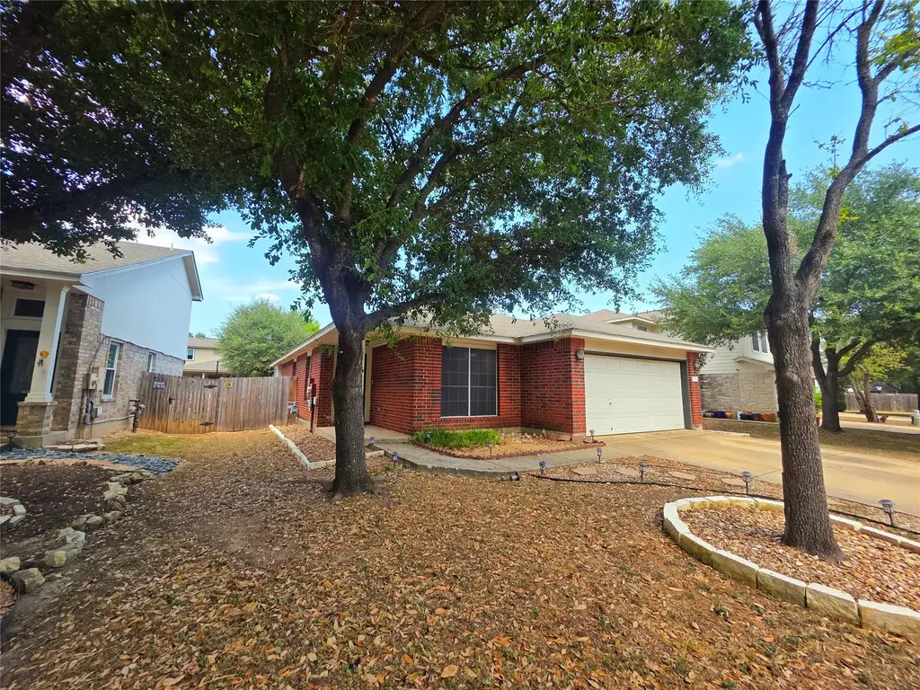 15528 Miss Adriennes Path, Pflugerville