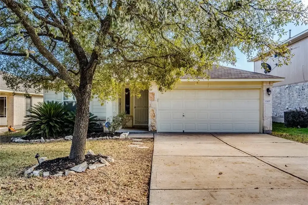 1307 Dillon Lake Bend, Leander