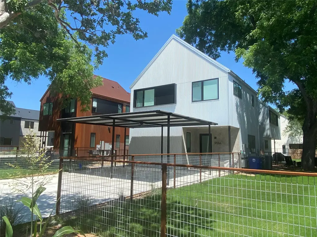 913 Tillery Street B, Austin