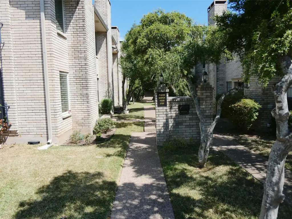 8400 Jamestown Drive 204, Austin