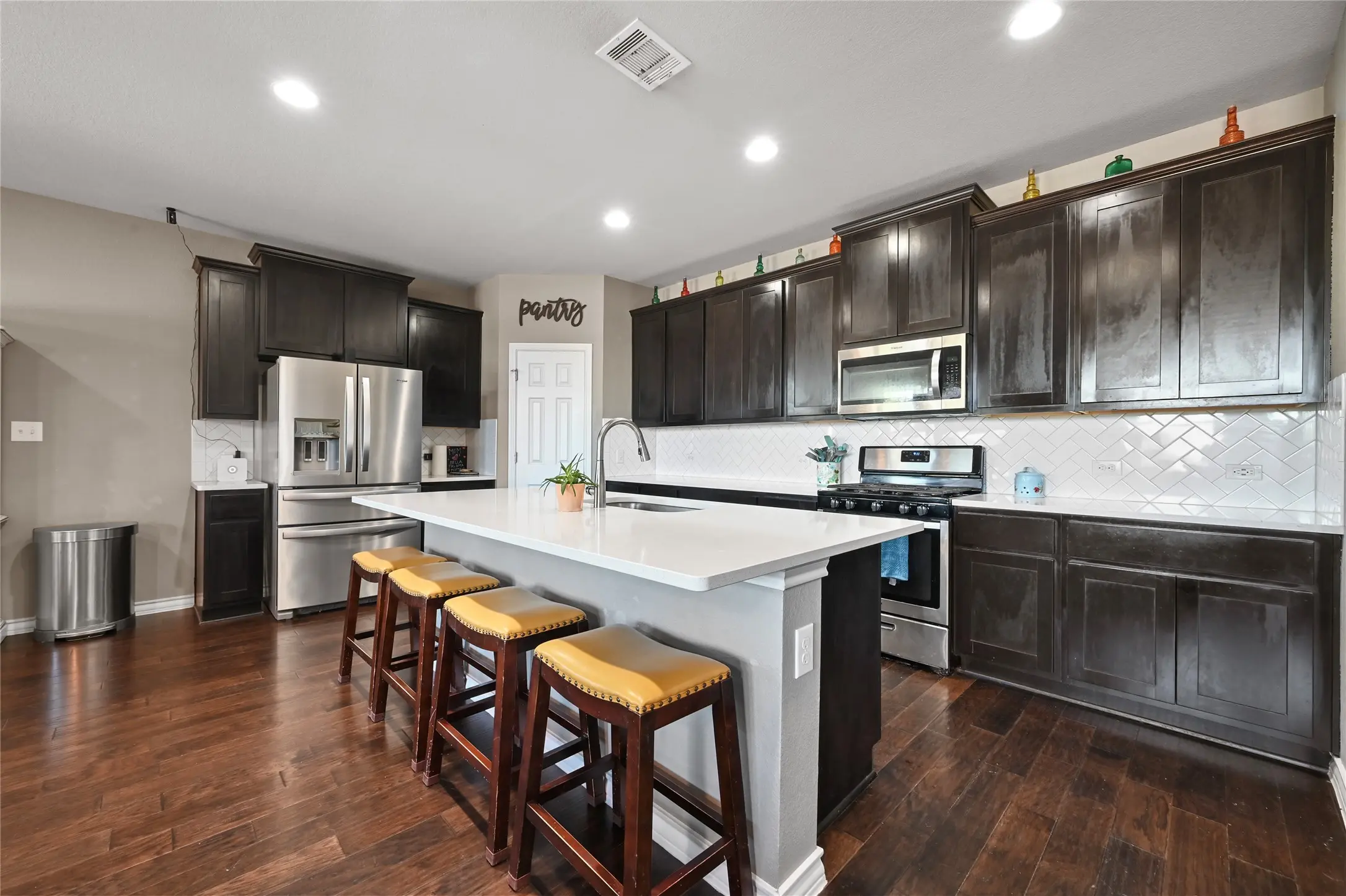 Photo of Listing #3090749